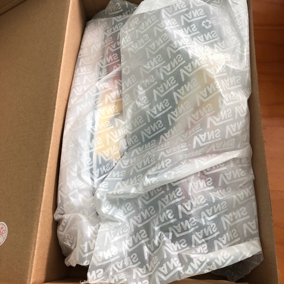 BRAND NEW - (Flame) Black/True White Old Skool - Picture 2 of 8